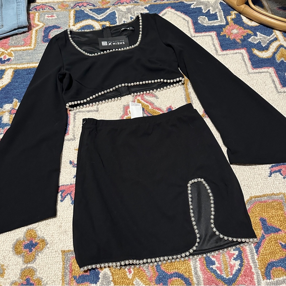 MUST BUNDLE W/ 3 ITEMS